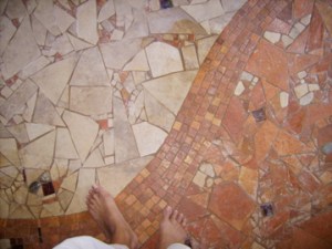 barefoot mosaic, entryway mosaic, tuscan mosaic, stone floor designs